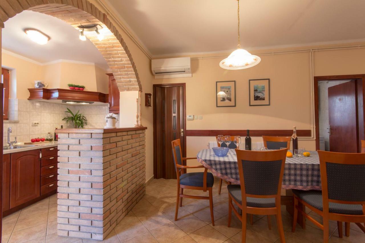 Guest House Ljubica Medulin Exterior photo